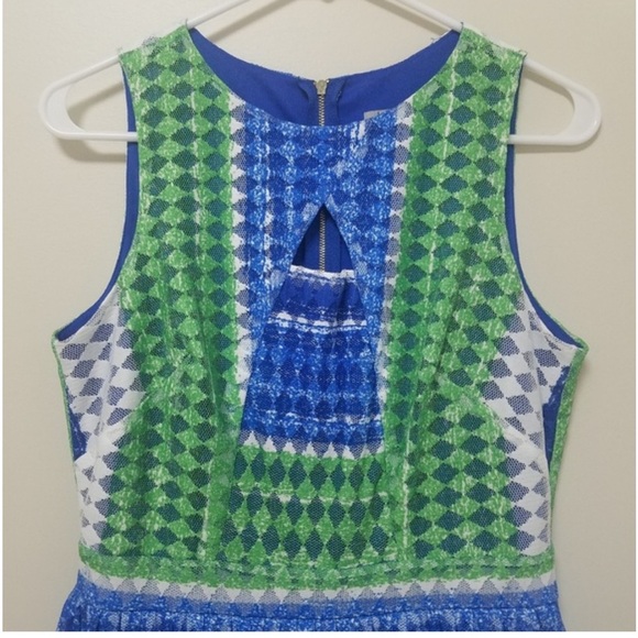 Gabby Skye Women's Sleeveless Stripe Printed Fit and Flare Cutout Dress - Picture 4 of 9